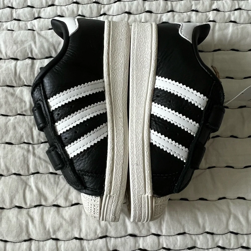 Adidas Hello Kitty shoes - Picture 2 of 7